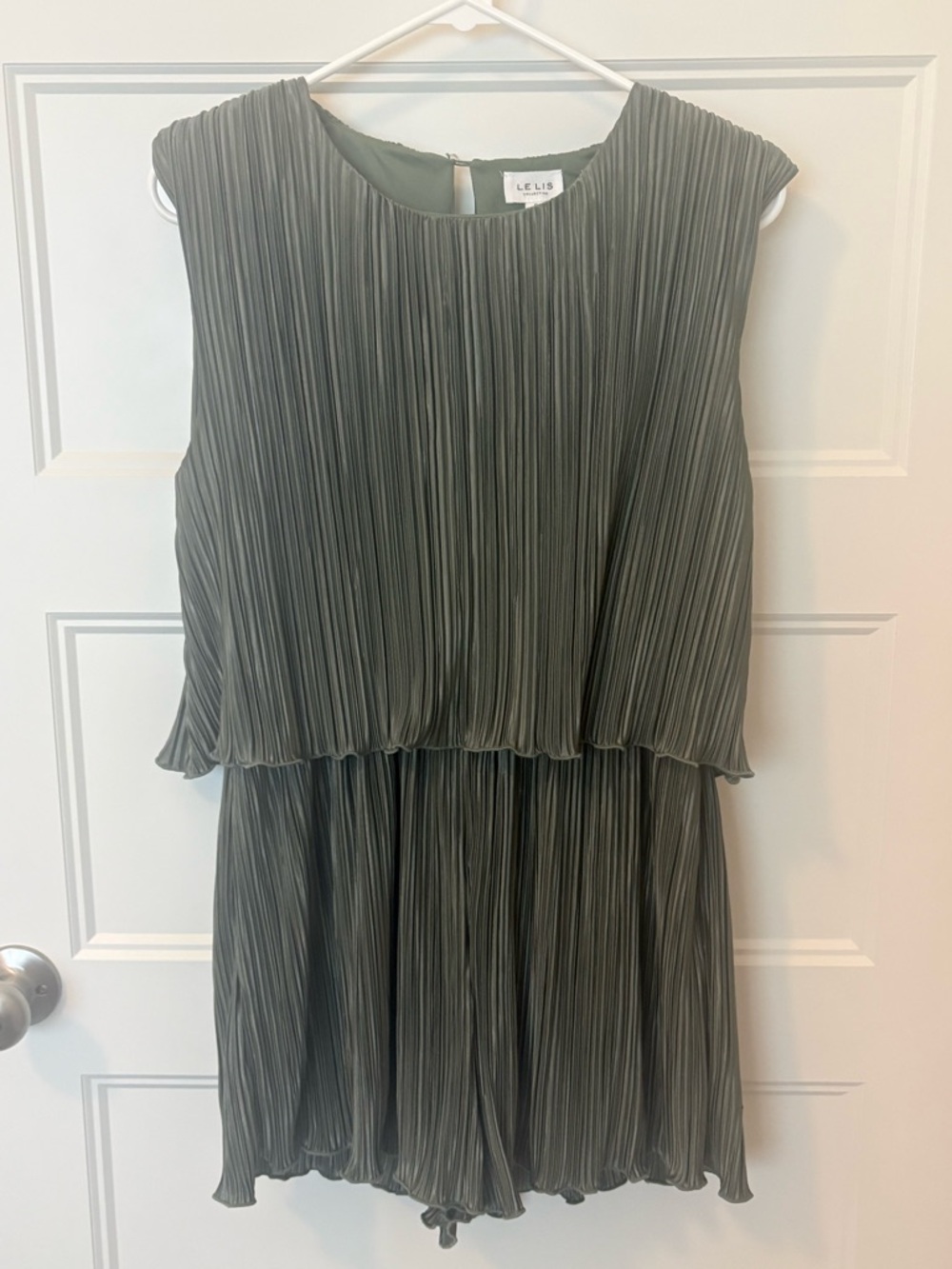 LE LIS Olive Green Pleated Romper‎ Size Small